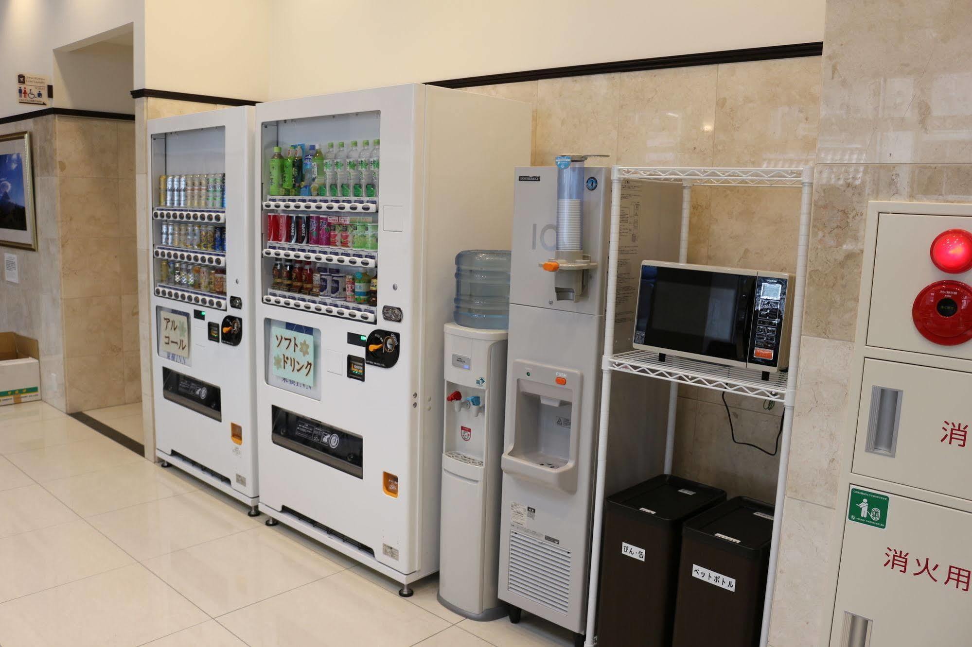 Toyoko Inn Nagoya-Eki Sakuradori-Guchi Honkan Exterior foto